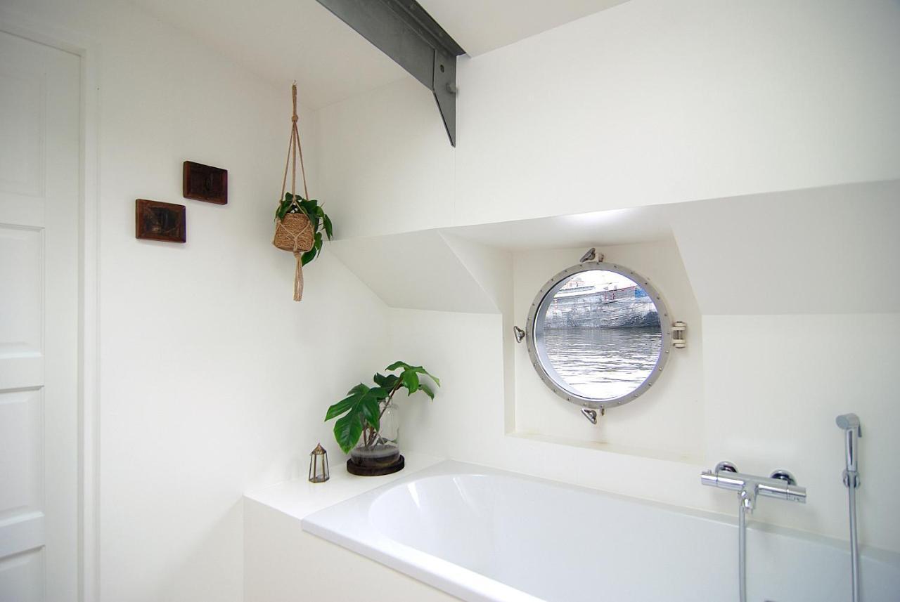 Eco Houseboat Hotel Амстердам Екстериор снимка