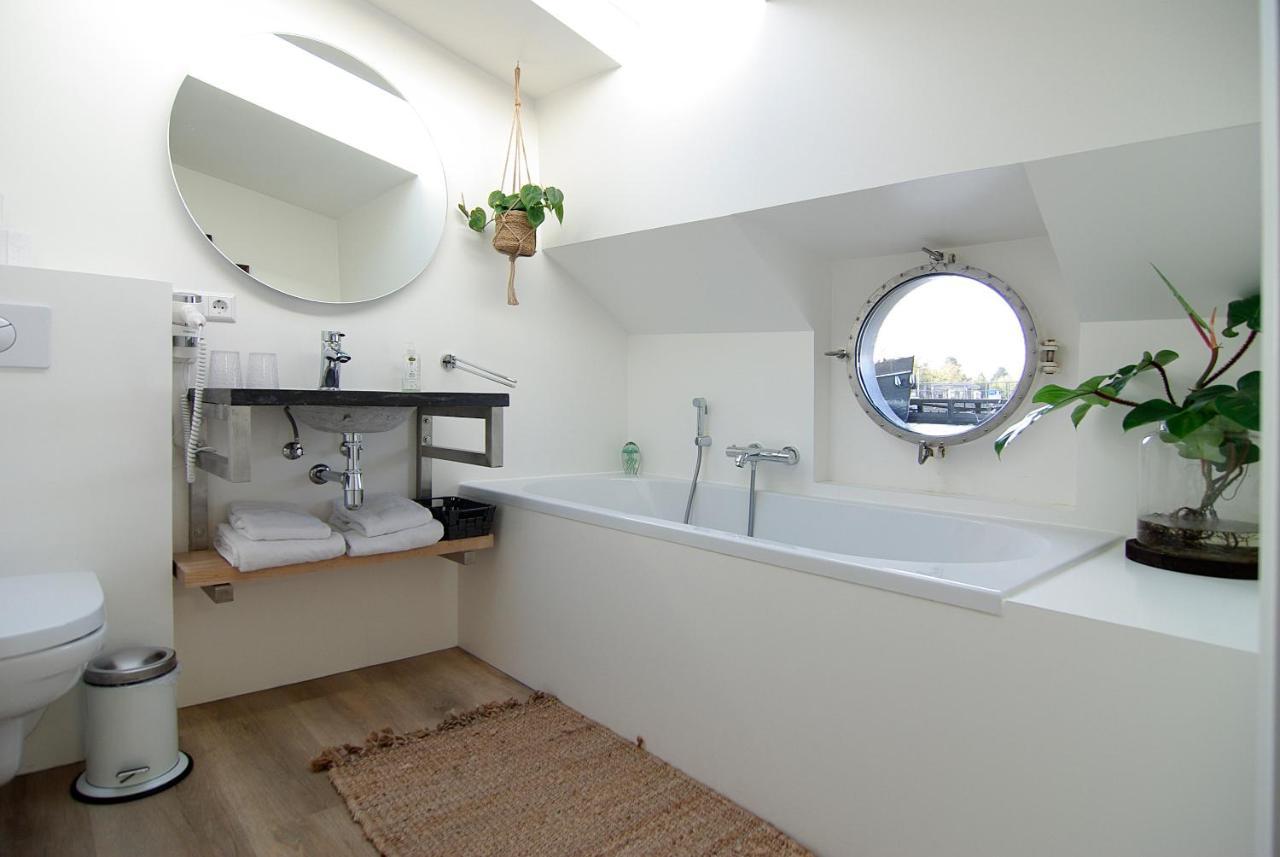 Eco Houseboat Hotel Амстердам Екстериор снимка